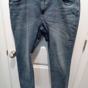 Ava & Viv Plus Size 18W Power Stretch Skinny Light Wash Denim Blue Jeans